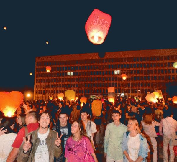 Банкомат Сбербанка России по адресу площадь Ленина 2