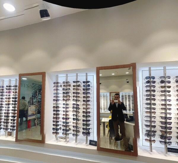 Банкомат Сбербанка России по адресу просп. Кирова,  65